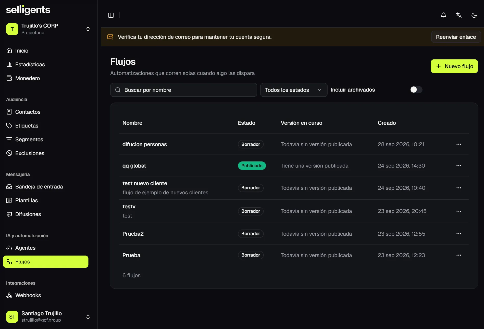 Flows list showing the name and status of each flow, whether it has a published version and its creation date.