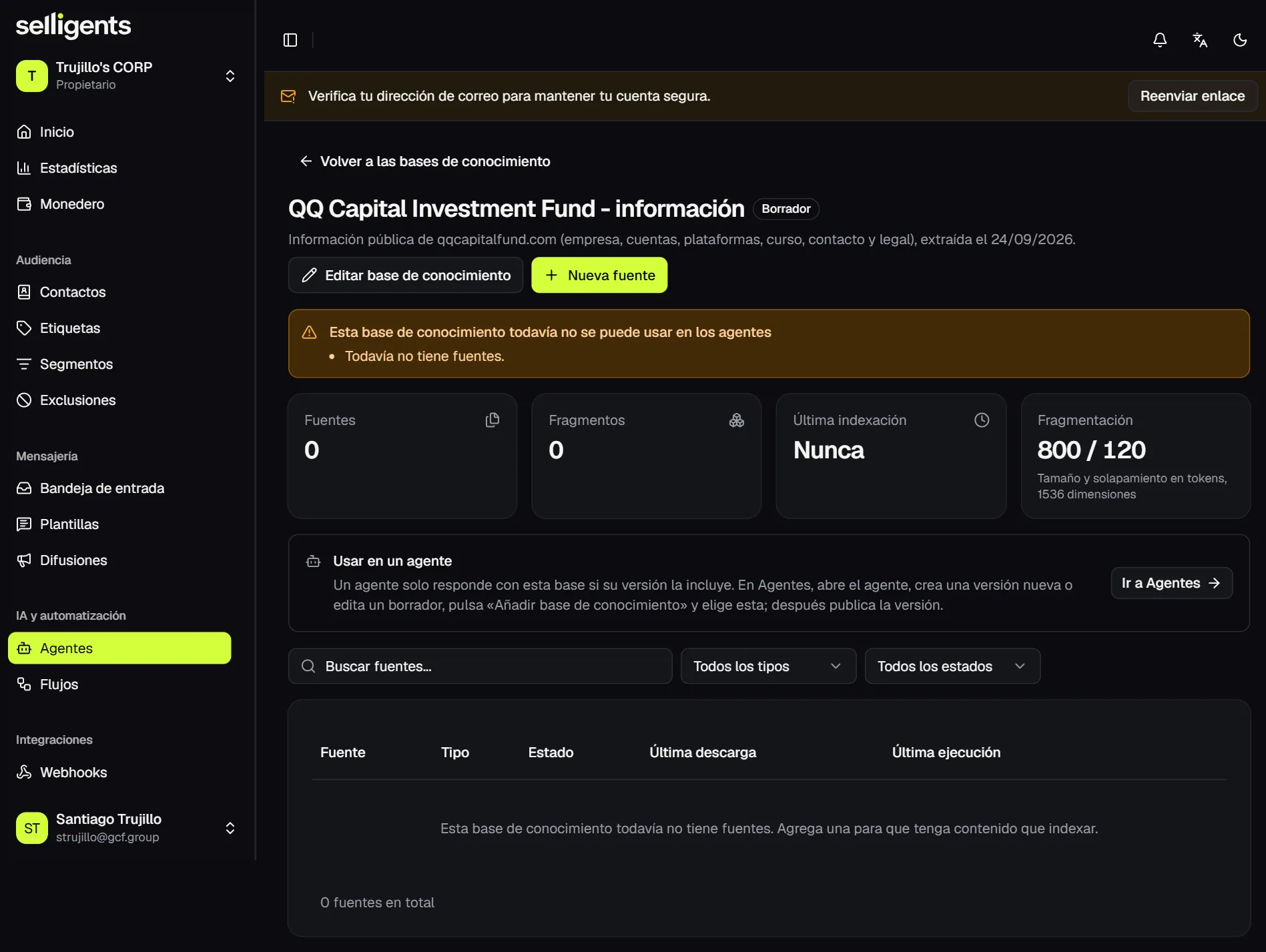 Knowledge base detail page with counters for sources, chunks, last indexing and chunking settings, a reminder of how to use the base in an agent, and the sources table.