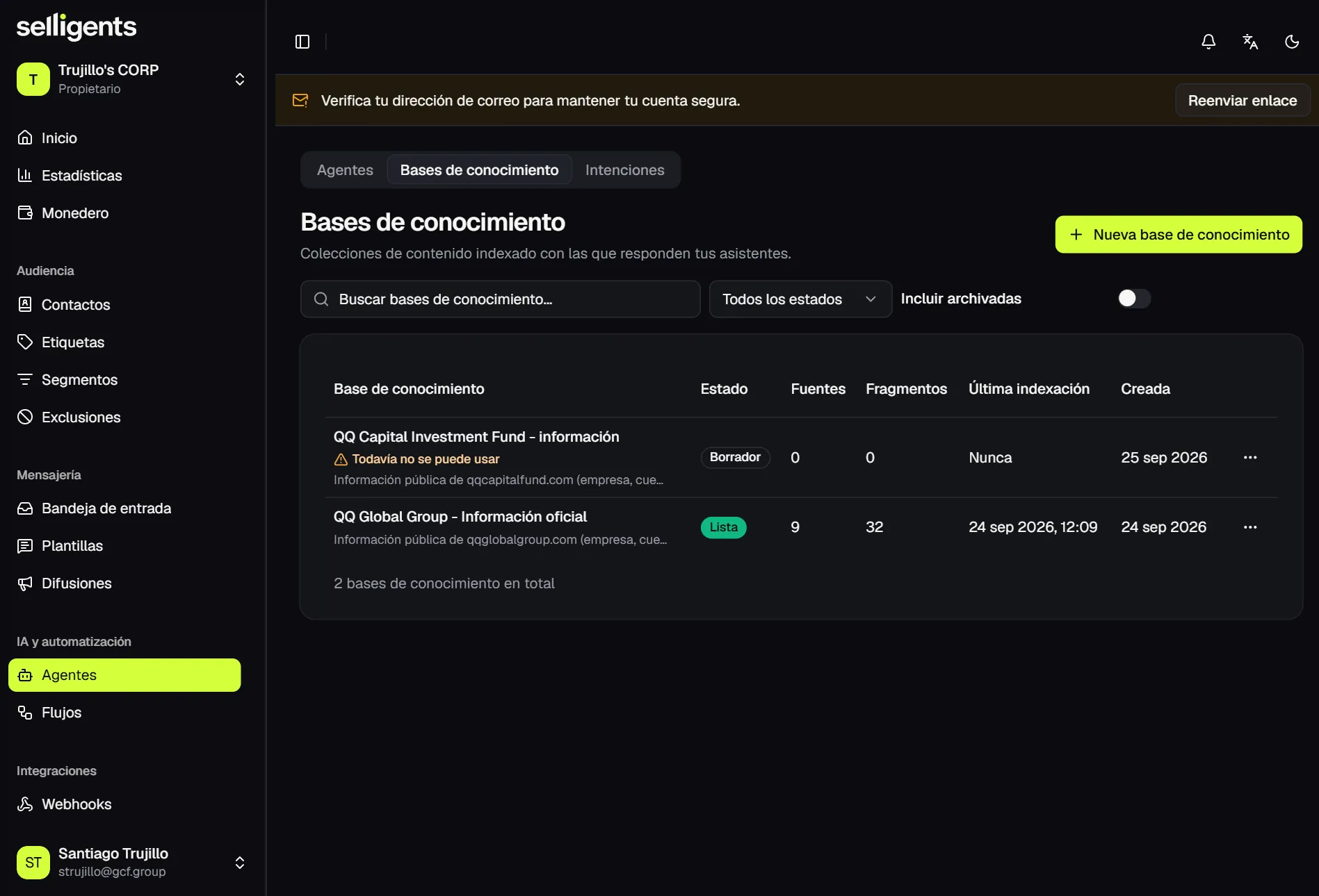 Knowledge bases list showing the status, number of sources and chunks, last indexing time and creation date of each base, with a warning on a draft base that cannot be used yet.